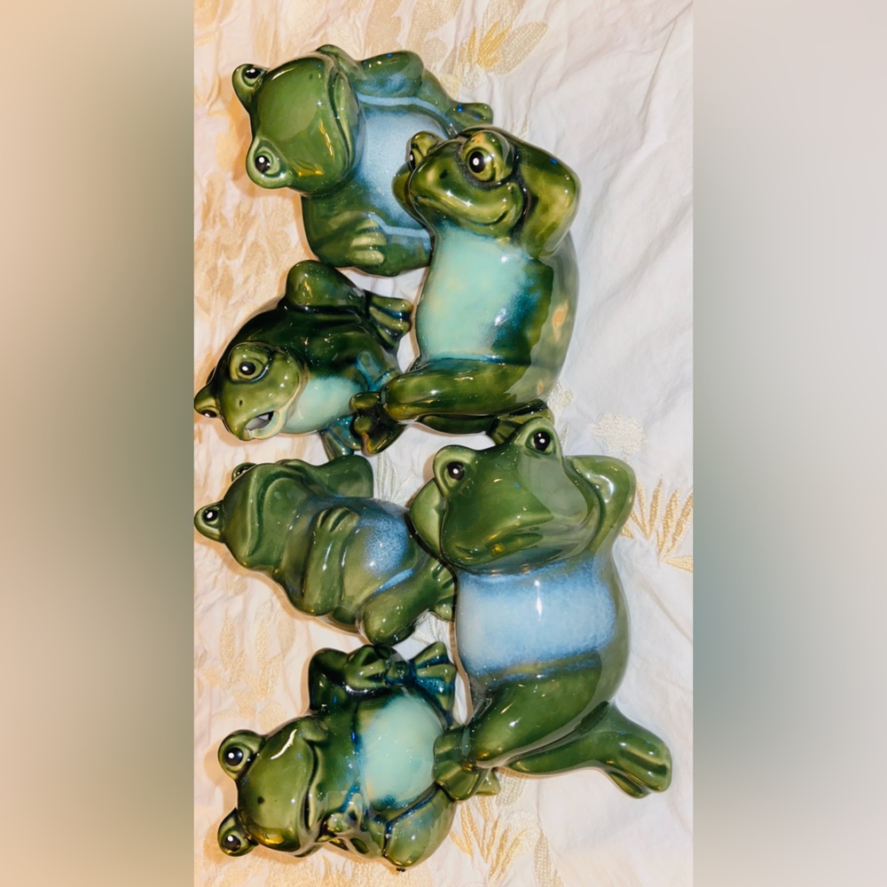Frogs🐸Galore, Selling My 6 Piece Set, Can Exhibit Unique Flaws/Small Scratches - Picture 5 of 16